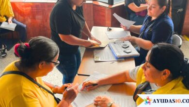 Funcionarios entregan cartas de indemnización a víctimas del conflicto en Tolima