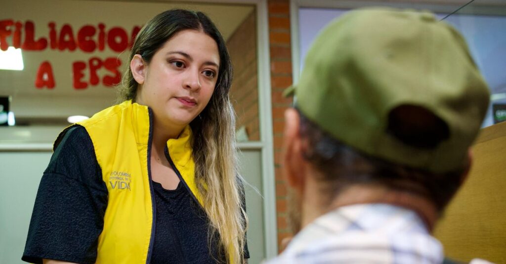 Víctimas del conflicto en Catatumbo actualizando sus datos en punto de atención