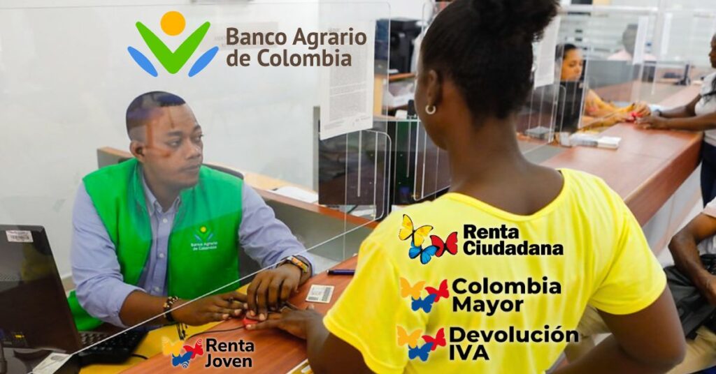 Mujer consulta pagos de subsidios en el portal del Banco Agrario