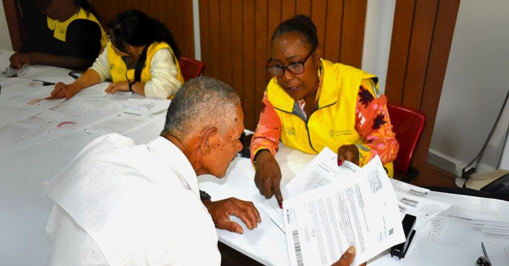 Víctimas del conflicto armado en Santander y Norte de Santander reciben cartas de indemnización