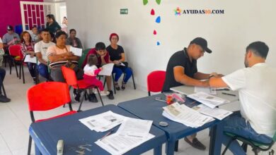Víctimas del conflicto recibiendo cartas de indemnización en Tolima