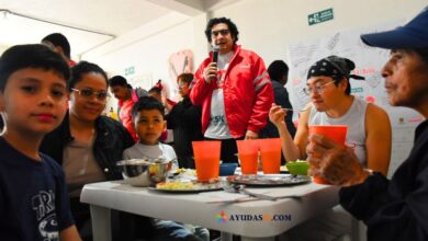 Personas compartiendo alimentos en el nuevo comedor comunitario de San Antonio en Bosa