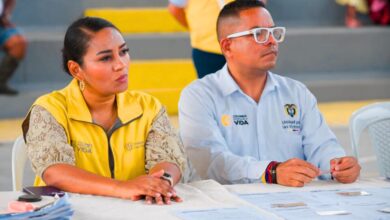 Entrega de cartas de indemnización a víctimas del conflicto en Chocó