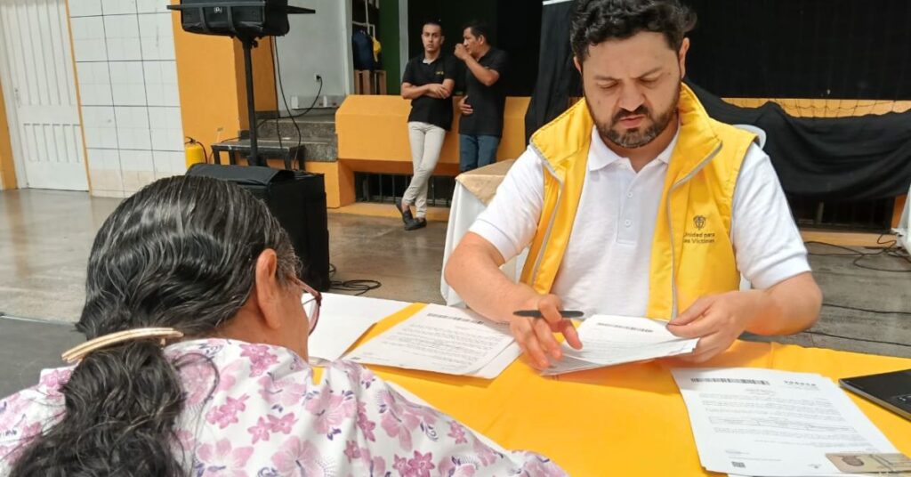 Entrega de indemnizaciones a víctimas del conflicto en Caquetá y Tolima