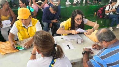 Entrega de indemnizaciones a víctimas del conflicto armado en Bucaramanga