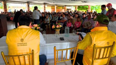 Entrega de cartas de indemnización a víctimas en Tolima y Meta