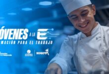 Jóvenes de Bogotá accediendo a becas técnicas laborales