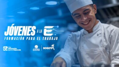 Jóvenes de Bogotá accediendo a becas técnicas laborales