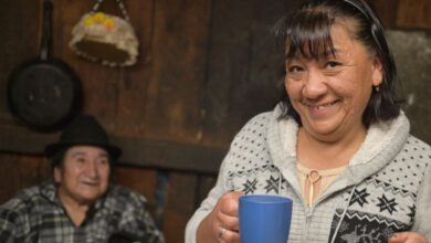 Adultos mayores en Bogotá inscribiéndose al bono pensional 2025 de Prosperidad Social