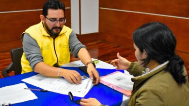 Entrega de cartas de indemnización a víctimas del conflicto en Nariño