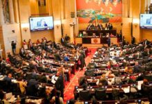 Presidente Petro anuncia que no subirá la gasolina ni la cerveza tras aprobación del presupuesto 2026