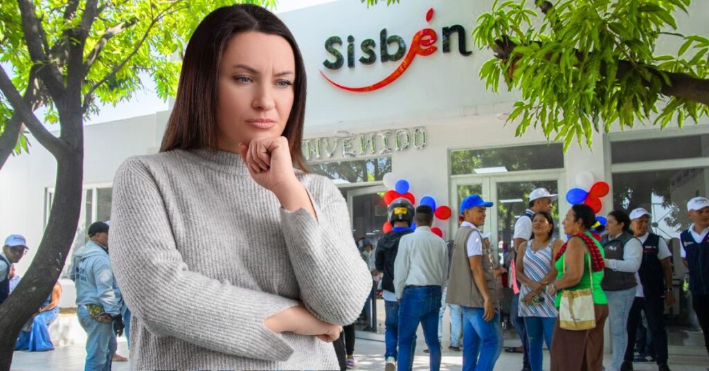 mujer preocupada consultando clasificación de Sisbén IV que no cambia y pasos para actualizar datos