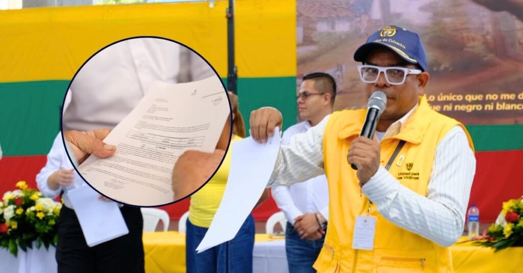 víctimas del conflicto armado en Sucre recibiendo cartas de indemnización de la Unidad para las Víctimas