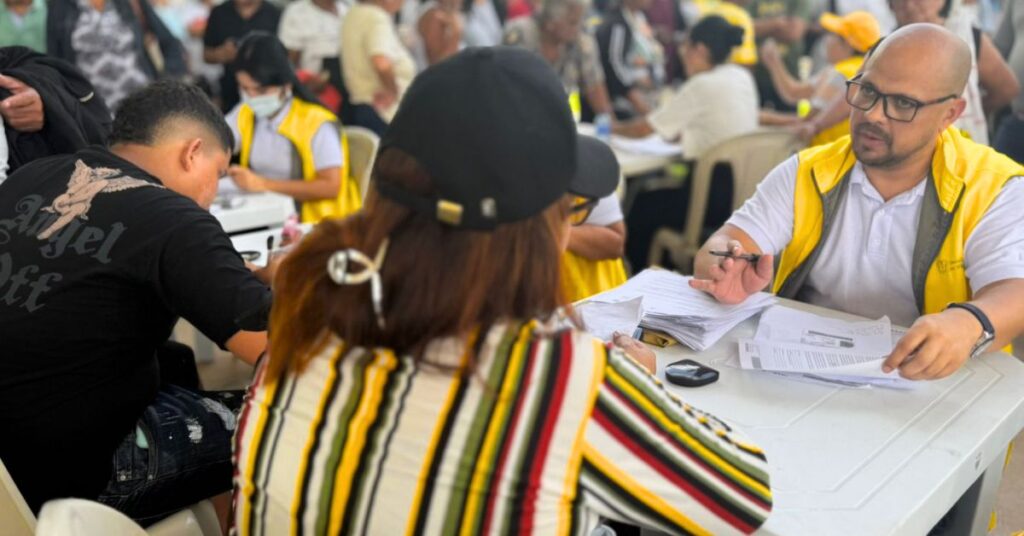 Entrega de cartas de indemnización a 547 víctimas del conflicto en Pivijay, Magdalena