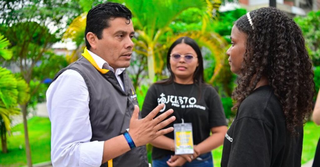 Jóvenes estudiantes de universidad y SENA beneficiarios de Renta Joven