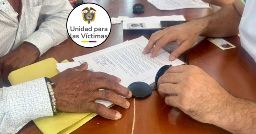 Entrega oficial de cartas de indemnización administrativa a víctimas del conflicto