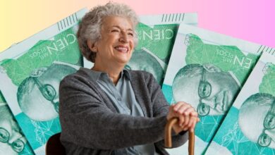 Adulto mayor beneficiario de los 230.000