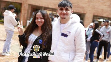 Estudiante universitario consultando el pago de Renta Joven 2026