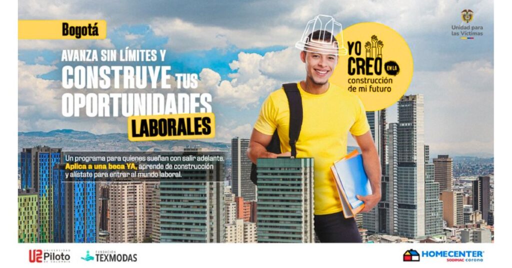 Jóvenes estudiantes de construcción recibiendo capacitación