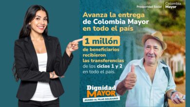 Adulto mayor en un punto de SuperGiros recibiendo el pago de los ciclos 1 y 2 del programa Colombia Mayor