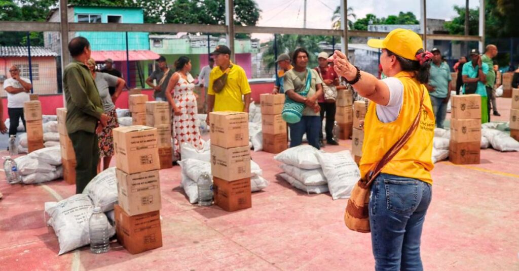 Entrega de kits de alimentación y aseo a familias afrodescendientes víctimas del conflicto