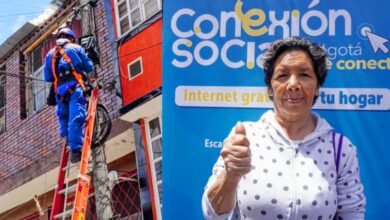 Familia en Bogotá utilizando internet gratuito de fibra óptica del programa Conexión Social