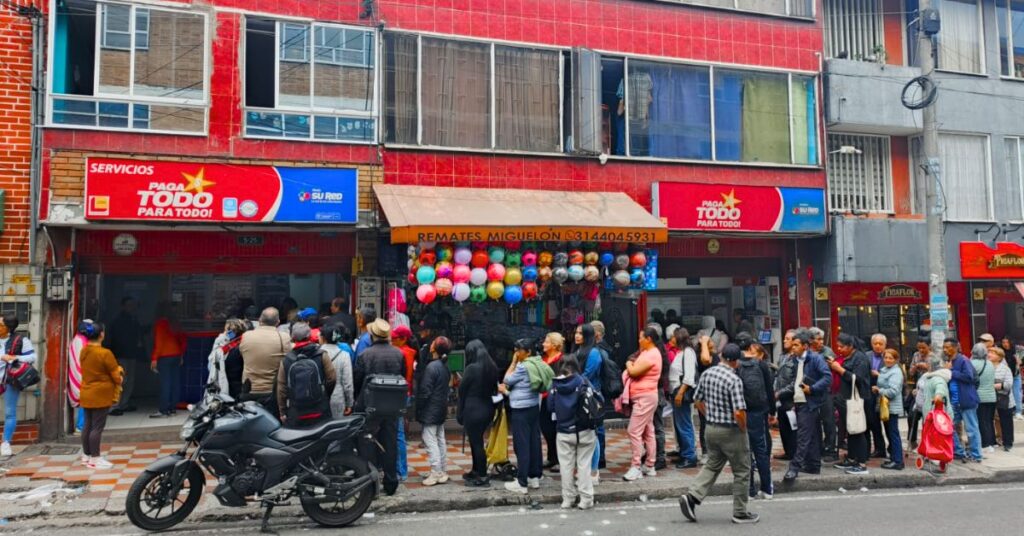 Beneficiaria en Bogotá consultando el pago de Renta Ciudadana y Devolución del IVA.