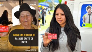 Persona validando la tarjeta TuLlave personalizada en una estación de TransMilenio para recibir pasajes gratis