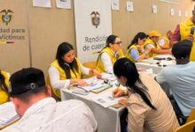 Familias en el departamento del Magdalena recibiendo sus cartas de indemnización