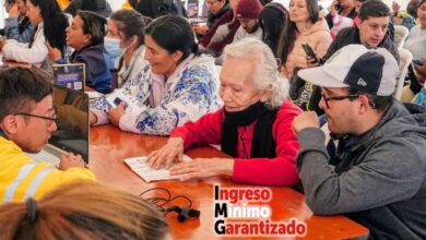 Ciudadanos de la localidad de Bosa recibiendo atención presencial sobre los pagos del Ingreso Mínimo Garantizado
