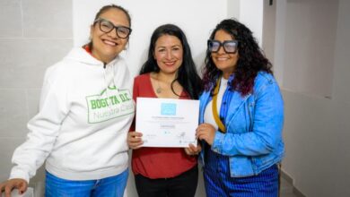Familia bogotana beneficiaria del subsidio Mejora tu Cuota de la Secretaría del Hábitat