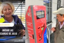 Beneficiarios activando pasajes gratis en TransMilenio con la tarjeta TuLlave