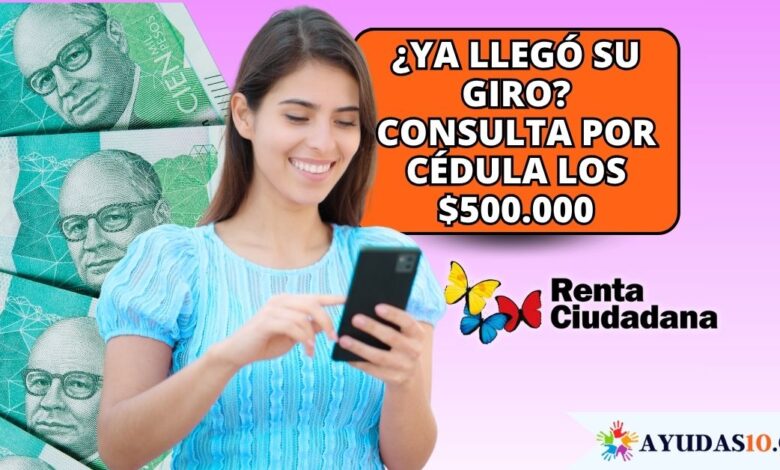consultando en su celular la plataforma de SuperGIROS para verificar el pago de $500.000 de Renta Ciudadana