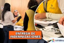 Sobrevivientes del conflicto armado en Bogotá recibiendo cartas de indemnización de la Unidad para las Víctimas