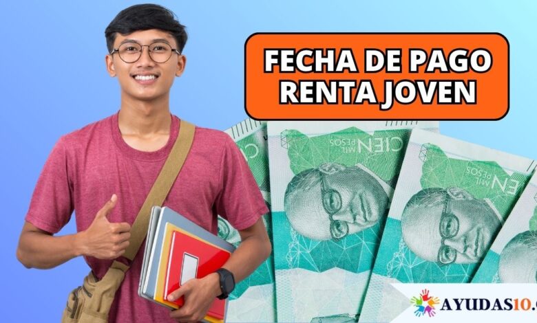 Joven estudiante consultando en su teléfono móvil el pago de las transferencias de Renta Joven en Colombia.