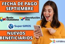 Ciudadana consultando las fechas de pago del cuarto ciclo de Renta Ciudadana y Devolución del IVA en un teléfono móvil