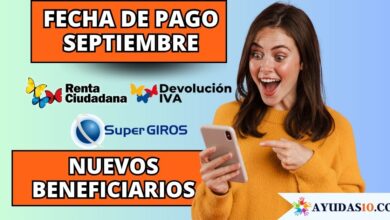 Ciudadana consultando las fechas de pago del cuarto ciclo de Renta Ciudadana y Devolución del IVA en un teléfono móvil